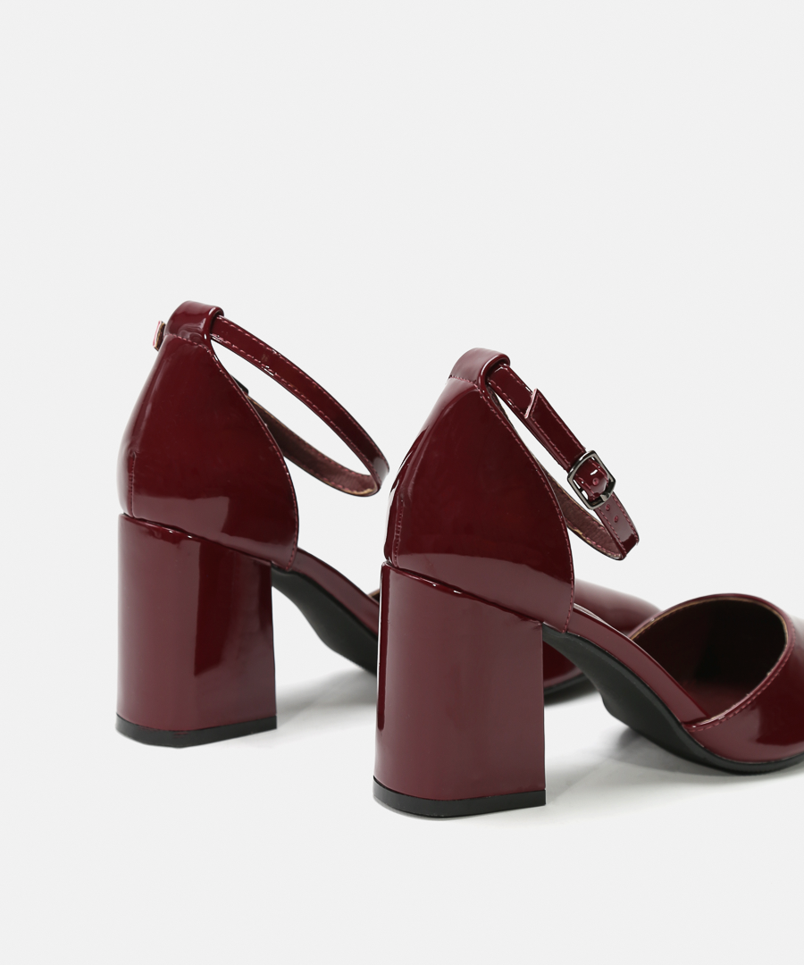 Sapatos salto image number null